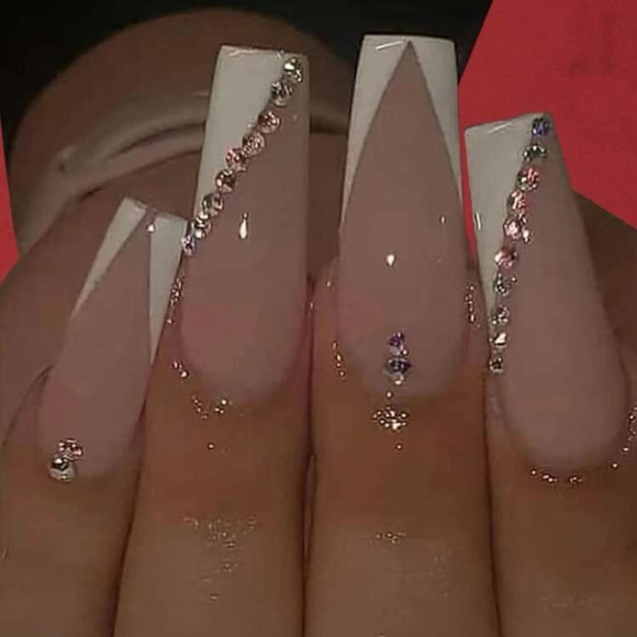 Press On Nails Kit - Picture 1 of 2